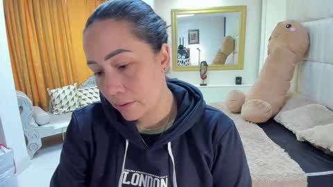 gabriela online show from November 24, 2025, 2:50 pm