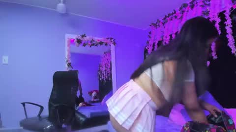 gabby cooper online show from November 11, 2025, 2:44 am