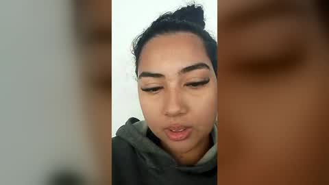 gabyzinha85794 online show from July 13, 2026, 7:05 pm