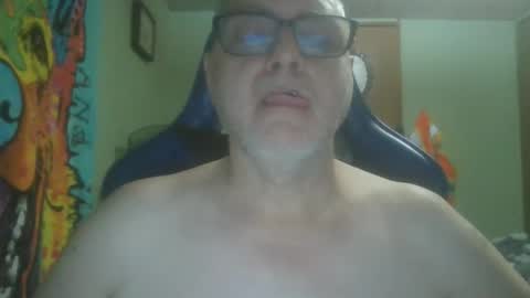 gadude45 online show from November 18, 2025, 2:39 am