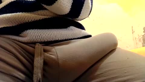 Snapshot of gae89tano chatting on February 5, 2026, 8:35 pm gae89tano online show from February 5, 2026, 8:35 pm