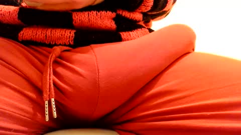 Snapshot of gae89tano chatting on February 25, 2026, 8:13 am gae89tano online show from February 25, 2026, 8:13 am