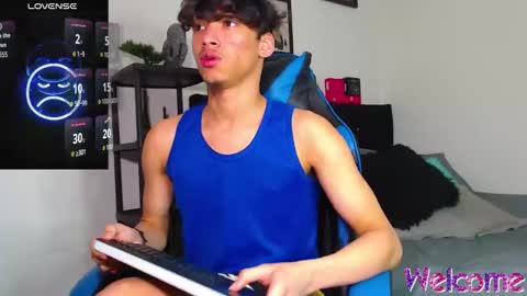 gael_jones online show from December 1, 2025, 2:05 am