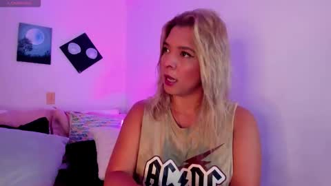 gaia_stonne online show from December 5, 2025, 10:13 am