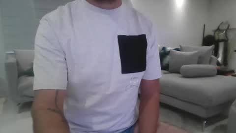 galoricardo10 online show from October 27, 2025, 5:55 am