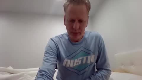 Snapshot of gamerboy200 chatting on October 31, 2025, 1:17 am gamerboy200 online show from October 31, 2025, 1:17 am