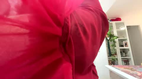 gapetrainee online show from November 21, 2025, 1:15 am