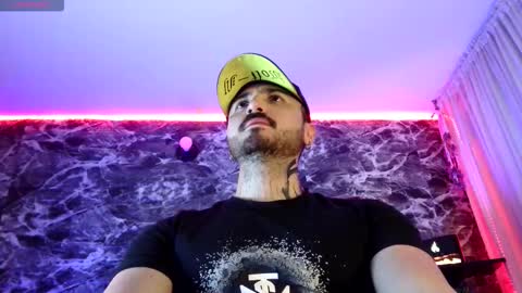 Snapshot of garbel09 chatting on November 8, 2025, 6:35 am Chris Dont forget to gift me thumb up Its very important to me and makes me happy AF online show from November 8, 2025, 6:35 am