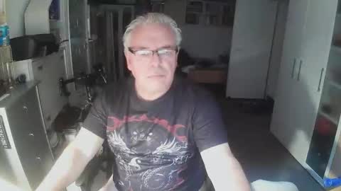 gargamil online show from November 3, 2025, 12:17 pm