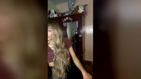 gatita_033 online show from April 27, 2026, 10:46 am