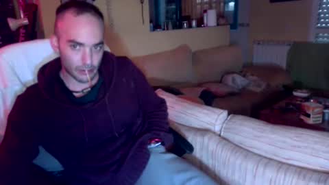 gatitosum32 online show from December 25, 2024, 4:32 pm