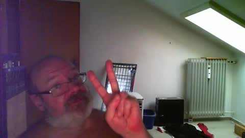 Snapshot of gbstoni chatting on June 9, 2026, 1:45 pm gbstoni online show from June 9, 2026, 1:45 pm