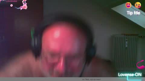 Snapshot of gbstoni chatting on July 1, 2026, 6:40 pm gbstoni online show from July 1, 2026, 6:40 pm