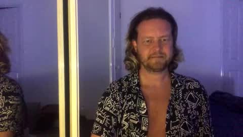 gcsurfer81 online show from November 3, 2025, 8:48 am