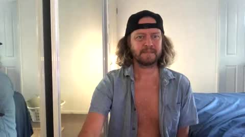 gcsurfer81 online show from December 14, 2025, 7:25 am