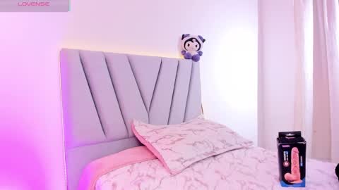 Snapshot of gemma_petite chatting on November 20, 2025, 9:03 pm Gemma online show from November 20, 2025, 9:03 pm