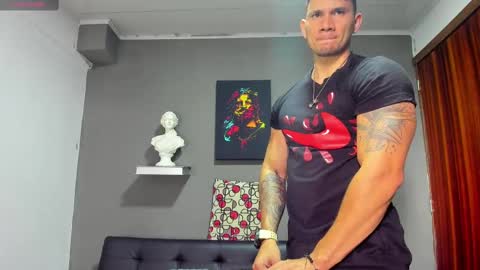 Snapshot of gendersonfit chatting on September 16, 2025, 9:49 pm gendersonfit online show from September 16, 2025, 9:49 pm