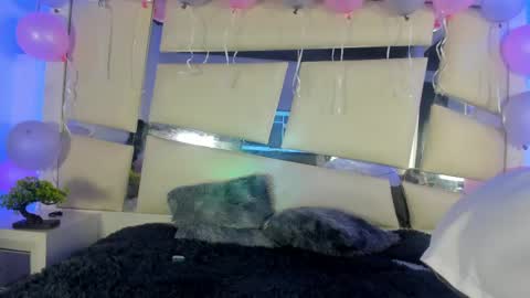 Snapshot of genesis_ask chatting on November 12, 2025, 4:02 am Genesis online show from November 12, 2025, 4:02 am