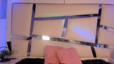 Snapshot of genesis_ask chatting on November 30, 2025, 5:22 am Genesis online show from November 30, 2025, 5:22 am