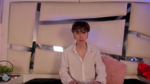 Snapshot of genesis_ask chatting on December 5, 2025, 4:54 am Genesis online show from December 5, 2025, 4:54 am