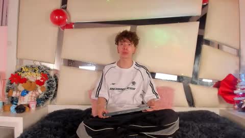 Snapshot of genesis_ask chatting on December 18, 2025, 4:07 am Genesis online show from December 18, 2025, 4:07 am