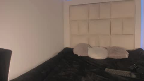 Snapshot of genesis_ask chatting on December 19, 2025, 4:52 am Genesis online show from December 19, 2025, 4:52 am