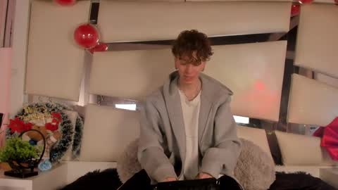 Snapshot of genesis_ask chatting on December 23, 2025, 3:48 am Genesis online show from December 23, 2025, 3:48 am