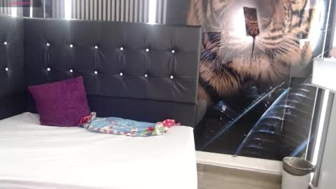 genesisrea__ online show from October 4, 2025, 6:33 am