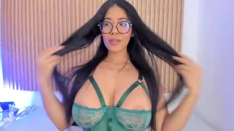 Snapshot of genesisruiz chatting on July 5, 2026, 10:44 am online show from July 5, 2026, 10:44 am