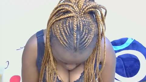 Luciana online show from November 3, 2025, 7:59 pm