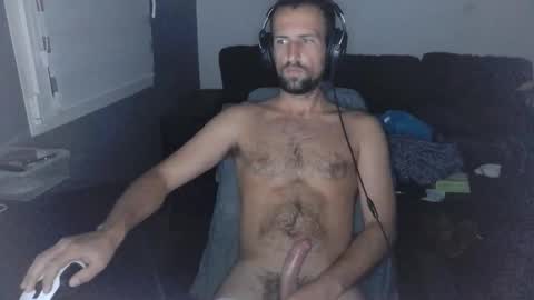 Snapshot of genie_lamps chatting on October 31, 2025, 10:00 pm Edouard online show from October 31, 2025, 10:00 pm