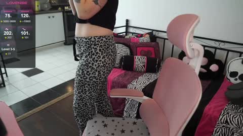 Genny Rock   and  online show from January 26, 2025, 2:41 pm