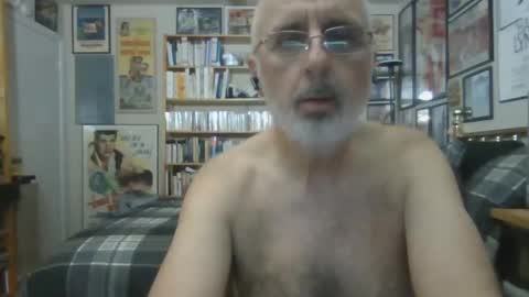 Snapshot of gentcallr chatting on November 21, 2025, 9:46 pm Steve online show from November 21, 2025, 9:46 pm