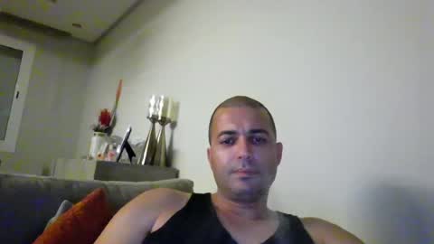 Snapshot of genteldevil chatting on August 2, 2026, 1:04 am genteldevil online show from August 2, 2026, 1:04 am