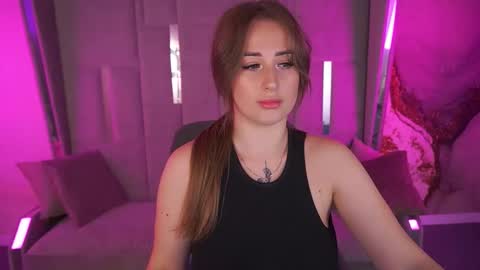 gentleadellee online show from November 9, 2025, 1:53 pm