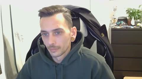 George2323 online show from November 2, 2025, 7:38 pm