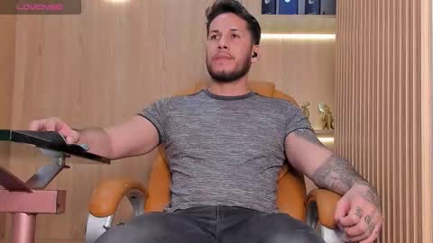 George online show from November 9, 2025, 8:18 pm