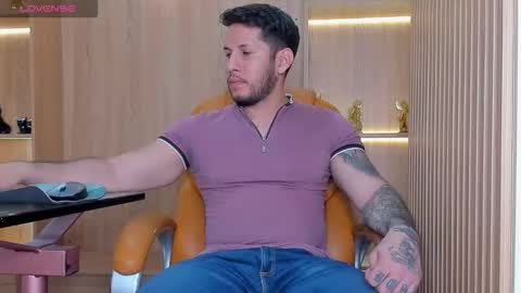 George online show from November 17, 2025, 8:25 pm