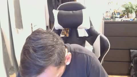 georgek0011 online show from April 1, 2026, 9:23 pm