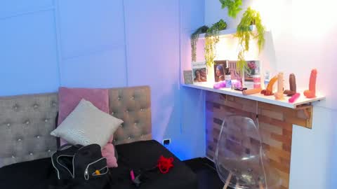 Georgina Coule online show from December 21, 2024, 12:06 pm