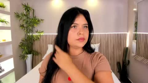 GeorginaReyes  online show from April 20, 2026, 10:44 pm