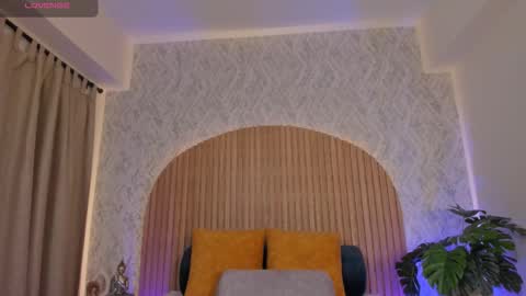 Kendal  online show from October 21, 2025, 2:29 pm