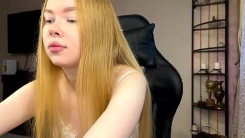 Amelia online show from November 29, 2025, 5:10 am