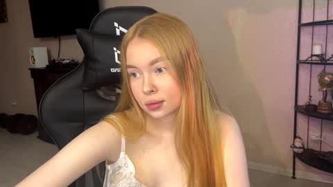 Amelia online show from December 3, 2025, 5:48 am