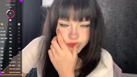EmelyWoodes online show from May 26, 2026, 6:53 am