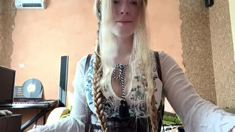 Snapshot of gertrudisturbe chatting on April 7, 2026, 11:15 pm Kate online show from April 7, 2026, 11:15 pm