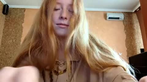 Snapshot of gertrudisturbe chatting on April 17, 2026, 3:09 am Kate online show from April 17, 2026, 3:09 am