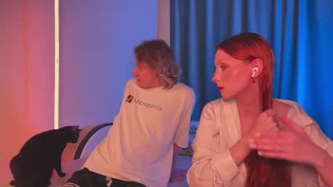 Snapshot of gethigh_ chatting on June 9, 2026, 10:10 pm Liz and Mark online show from June 9, 2026, 10:10 pm