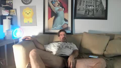 Snapshot of getsnatty chatting on November 12, 2025, 4:35 am GetsNatty online show from November 12, 2025, 4:35 am