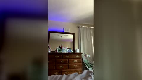 gggpixieprincess99 online show from December 18, 2025, 3:51 pm